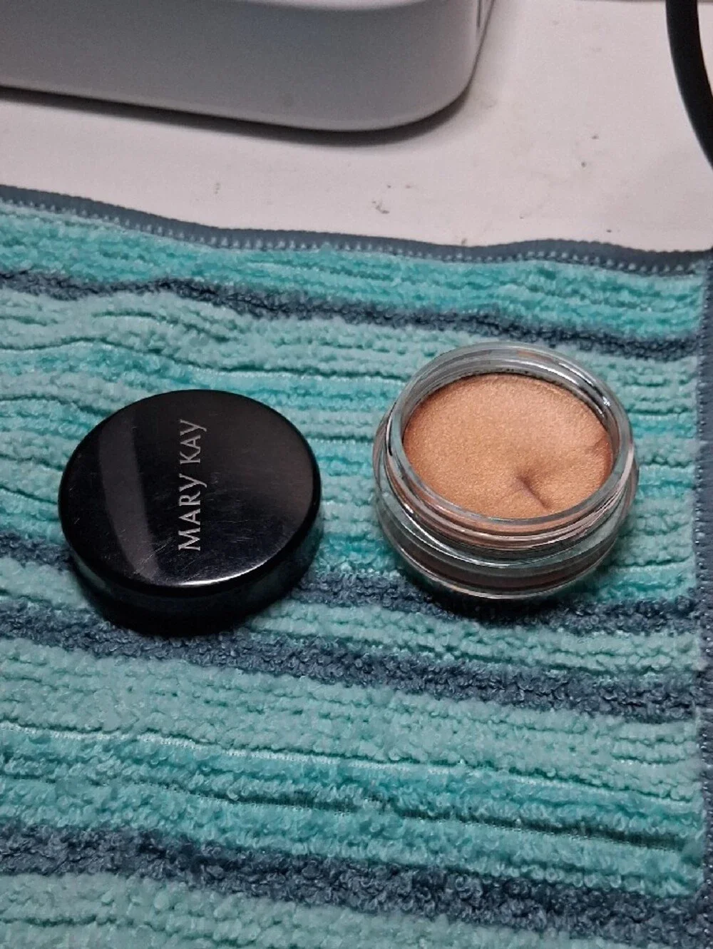 Mary Kay Cream Eyeshadow Pot - Black Lid, Dark Brown Shade